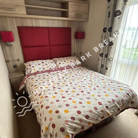 Haywood - 3 Bed Pet Friendly Holiday Home At Seal Bay Selsey Exterior photo