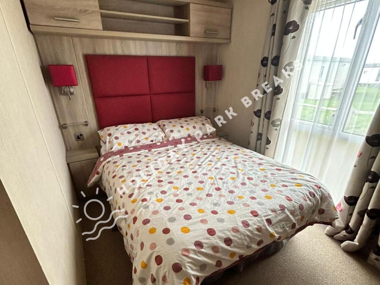 Haywood - 3 Bed Pet Friendly Holiday Home At Seal Bay Selsey Exterior photo